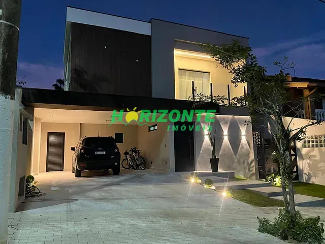Casa com 252m² 3 quartos e 2 banheiros, à venda, no bairro Urbanova em São José dos Campos