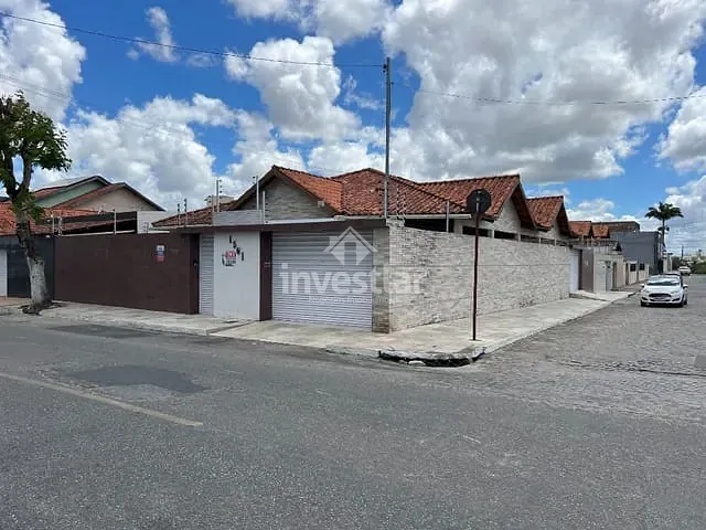 Casa com 360m² 3 quartos e 2 banheiros, à venda, no bairro Jardim Paulistano em Campina Grande