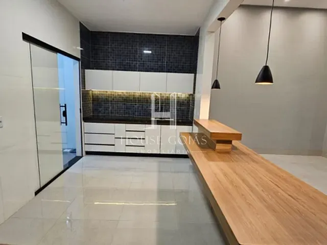 Casa 2 quartos e 2 banheiros, à venda, no bairro Residencial Buena Vista I em Goiânia
