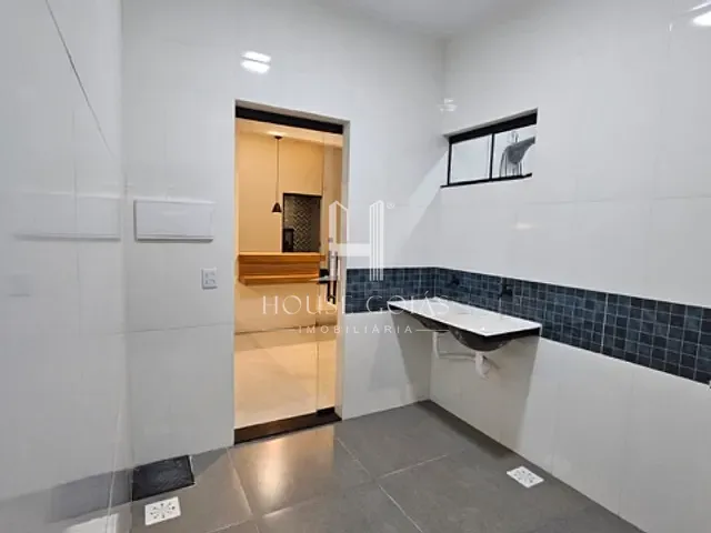 Casa 2 quartos e 2 banheiros, à venda, no bairro Residencial Buena Vista I em Goiânia