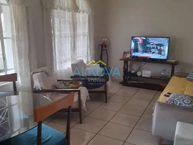 Casa com 210m² 3 quartos e 2 banheiros, à venda, no bairro Jardim Uirá em São José dos Campos
