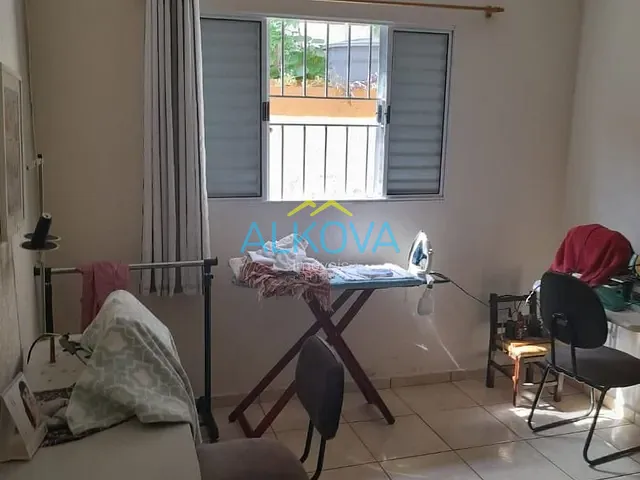 Casa com 210m² 3 quartos e 2 banheiros, à venda, no bairro Jardim Uirá em São José dos Campos