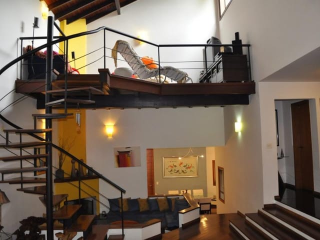 Casa com 1009m² 4 quartos e 7 banheiros, à venda, no bairro Altos de São Fernando em Jandira