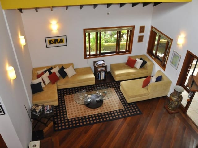 Casa com 1009m² 4 quartos e 7 banheiros, à venda, no bairro Altos de São Fernando em Jandira