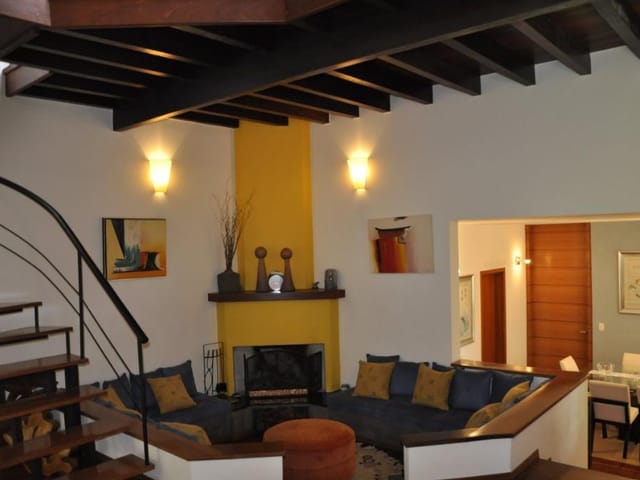 Casa com 1009m² 4 quartos e 7 banheiros, à venda, no bairro Altos de São Fernando em Jandira