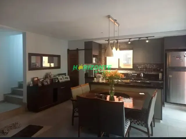 Casa 3 quartos e 1 banheiro, à venda, no bairro Urbanova em São José dos Campos