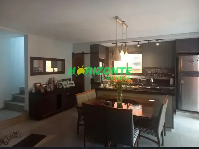 Casa 3 quartos e 1 banheiro, à venda, no bairro Urbanova em São José dos Campos