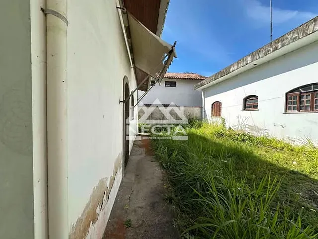 Casa com 500m² 3 quartos e 4 banheiros, à venda, no bairro Jardim Brasil em Caraguatatuba
