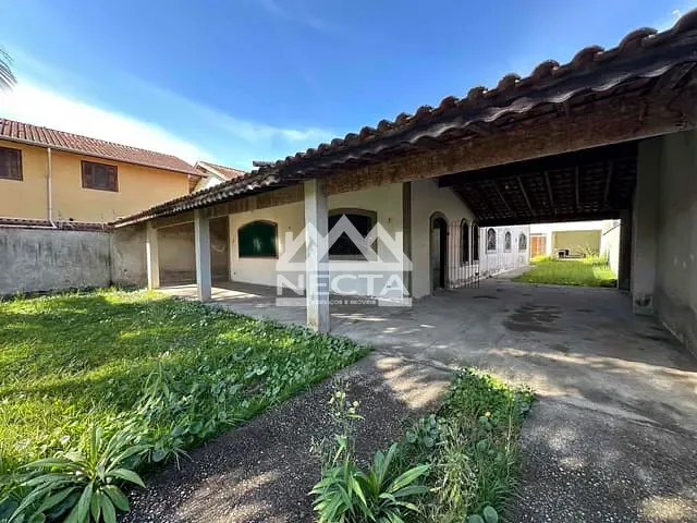 Casa com 500m² 3 quartos e 4 banheiros, à venda, no bairro Jardim Brasil em Caraguatatuba