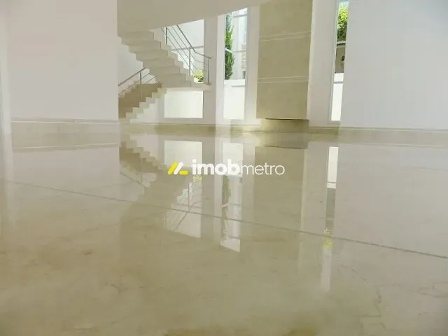 Casa com 820m² 4 quartos e 7 banheiros, à venda, no bairro Alphaville em Campinas