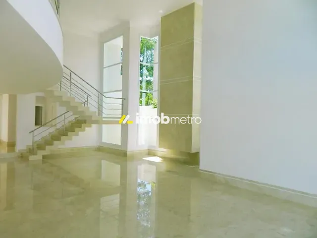 Casa com 820m² 4 quartos e 7 banheiros, à venda, no bairro Alphaville em Campinas