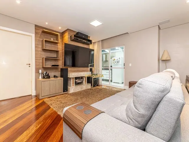 Casa com 257m² 4 quartos e 8 banheiros, à venda, no bairro São Braz em Curitiba