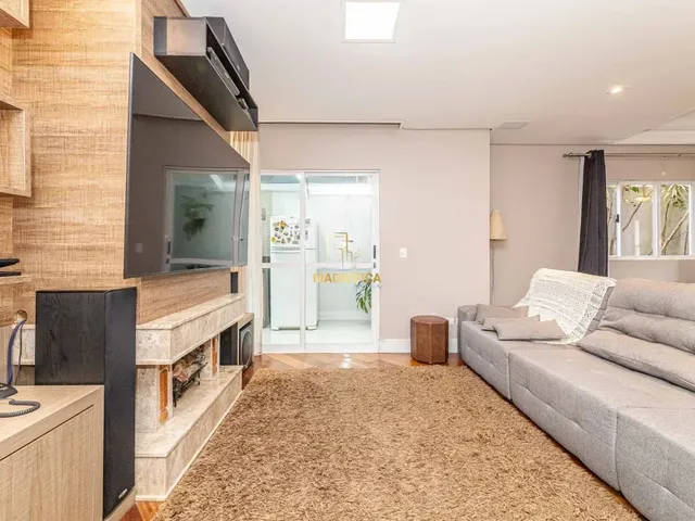 Casa com 257m² 4 quartos e 8 banheiros, à venda, no bairro São Braz em Curitiba