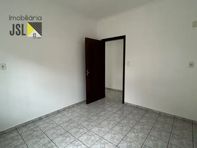 Casa com 290m² 2 quartos e 1 banheiro, para alugar, no bairro Borda da Mata em Caçapava