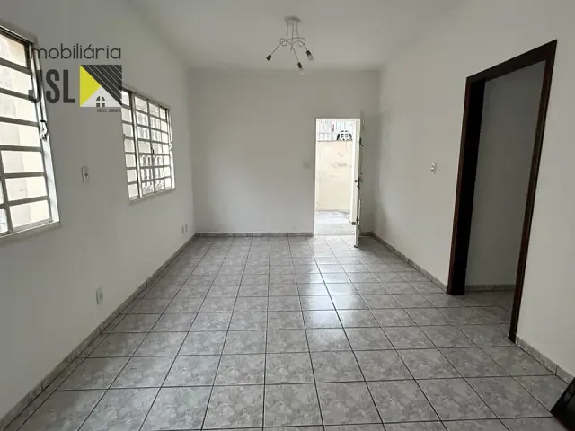 Casa com 290m² 2 quartos e 1 banheiro, para alugar, no bairro Borda da Mata em Caçapava