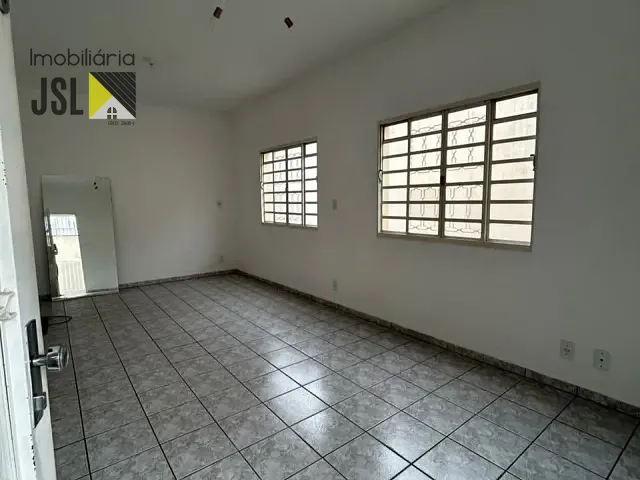 Casa com 290m² 2 quartos e 1 banheiro, para alugar, no bairro Borda da Mata em Caçapava