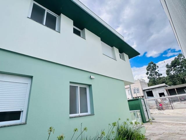 Casa com 144m² 3 quartos e 2 banheiros, à venda, no bairro São Luiz em Caxias do Sul