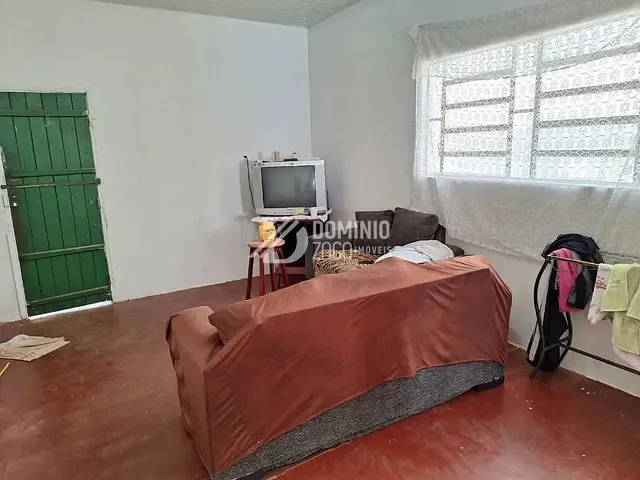 Casa com 303m² 3 quartos e 1 banheiro, à venda, no bairro Nossa Senhora da Abadia em Uberaba