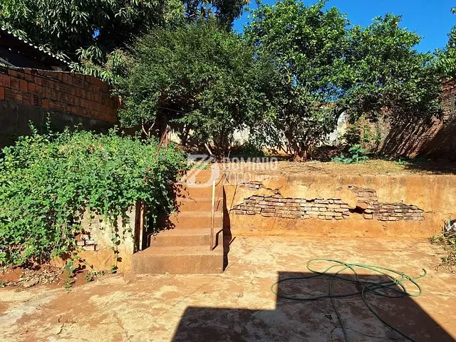 Casa com 303m² 3 quartos e 1 banheiro, à venda, no bairro Nossa Senhora da Abadia em Uberaba