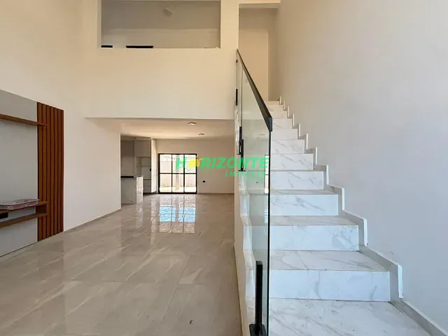 Casa 3 quartos e 4 banheiros, à venda, no bairro Bairro Floresta em São José dos Campos