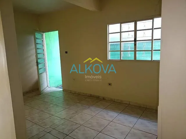 Casa com 300m² 2 quartos e 2 banheiros, à venda, no bairro Vila Industrial em São José dos Campos