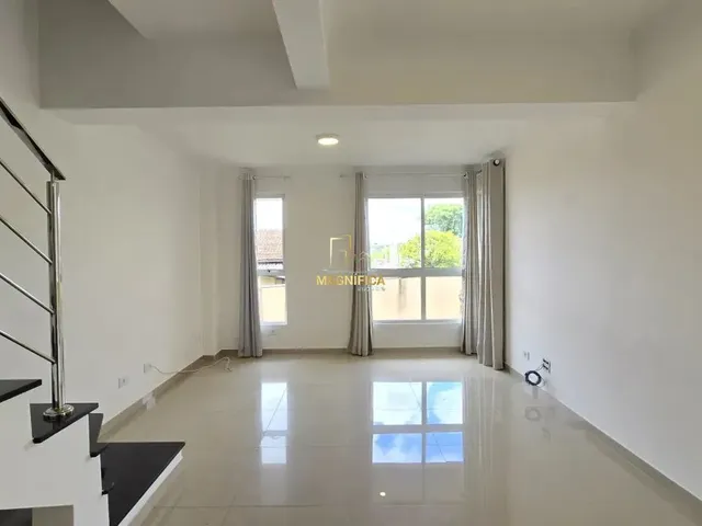 Casa 3 quartos e 4 banheiros, para alugar, no bairro Campina do Siqueira em Curitiba