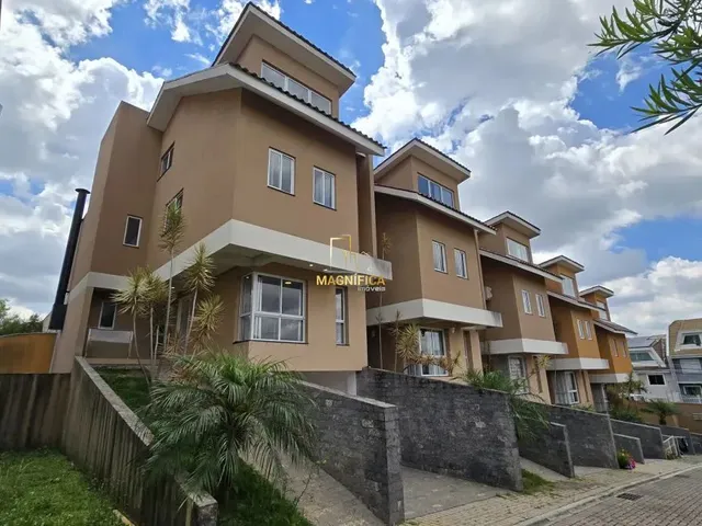 Casa 3 quartos e 4 banheiros, para alugar, no bairro Campina do Siqueira em Curitiba