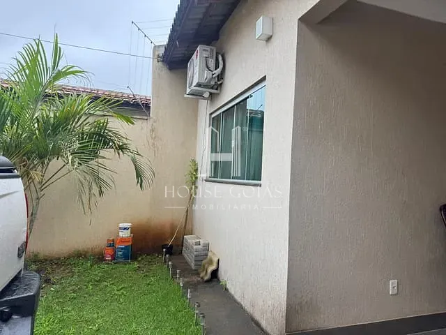 Casa 3 quartos e 2 banheiros, à venda, no bairro Independência - 2º Complemento em Aparecida de Goiânia