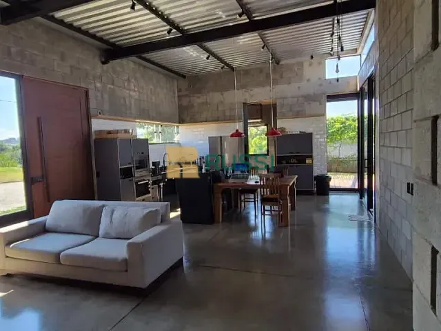 Casa 3 quartos e 2 banheiros, à venda ou para alugar, no bairro Condomínio Residencial Ecopark Bourbon em Caçapava
