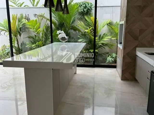 Casa com 404m² 4 quartos e 6 banheiros, à venda, no bairro Damha Residencial Uberaba II em Uberaba