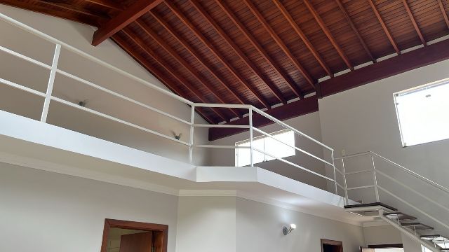 Casa com 500m² 3 quartos e 2 banheiros, à venda ou para alugar, no bairro Jardim Santa Cecília em Pindamonhangaba