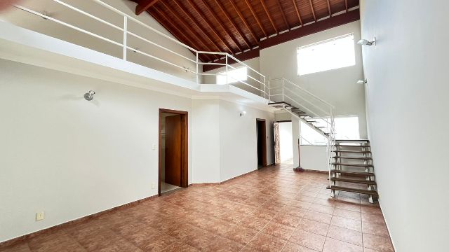 Casa com 500m² 3 quartos e 2 banheiros, à venda ou para alugar, no bairro Jardim Santa Cecília em Pindamonhangaba