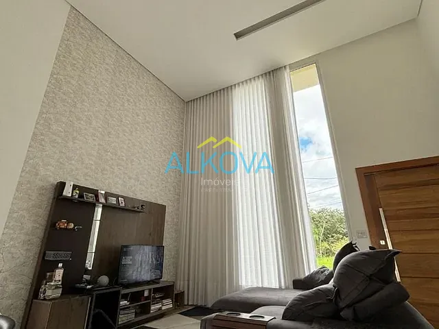 Casa com 300m² 3 quartos e 2 banheiros, à venda, no bairro Condomínio Terras do Vale em Caçapava