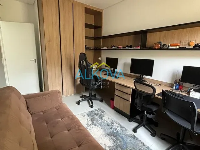 Casa com 300m² 3 quartos e 2 banheiros, à venda, no bairro Condomínio Terras do Vale em Caçapava