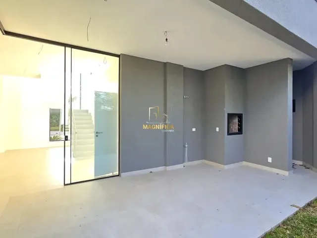 Casa 3 quartos e 6 banheiros, à venda, no bairro Cascatinha em Curitiba