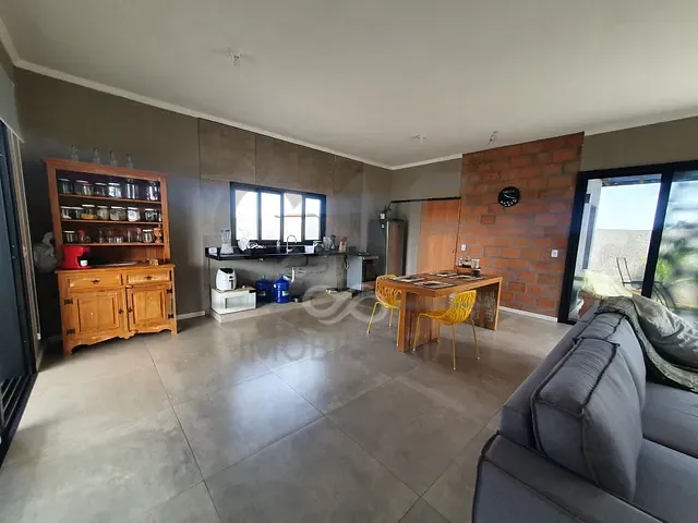Casa com 980m² 2 quartos e 3 banheiros, à venda, no bairro Condomínio Residencial Plazza Ville em Jaguariúna