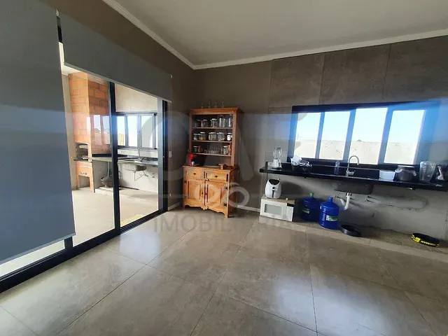 Casa com 980m² 2 quartos e 3 banheiros, à venda, no bairro Condomínio Residencial Plazza Ville em Jaguariúna