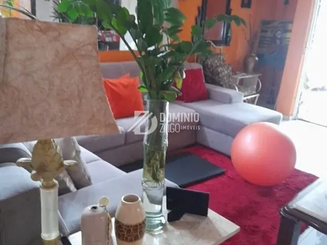 Casa com 250m², à venda, no bairro Jardim Primavera em Uberaba