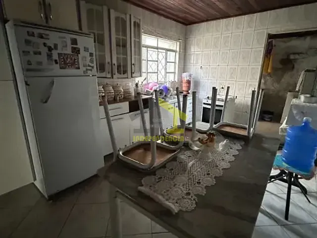 Casa com 250m² 3 quartos e 1 banheiro, à venda, no bairro Parque São Francisco em Itatiba