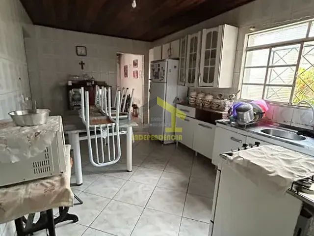 Casa com 250m² 3 quartos e 1 banheiro, à venda, no bairro Parque São Francisco em Itatiba