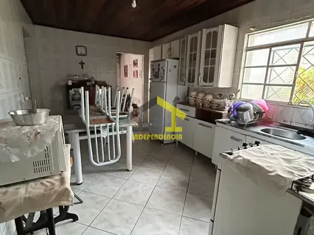 Casa com 250m² 3 quartos e 1 banheiro, à venda, no bairro Parque São Francisco em Itatiba