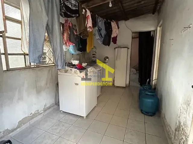 Casa com 250m² 3 quartos e 1 banheiro, à venda, no bairro Parque São Francisco em Itatiba