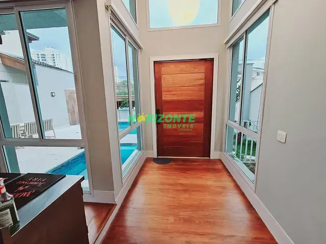 Casa com 256m² 4 quartos e 6 banheiros, à venda, no bairro Urbanova IV-A em São José dos Campos
