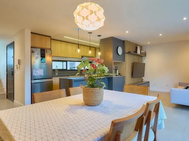 Casa 3 quartos e 3 banheiros, para alugar, no bairro Santa Felicidade em Curitiba