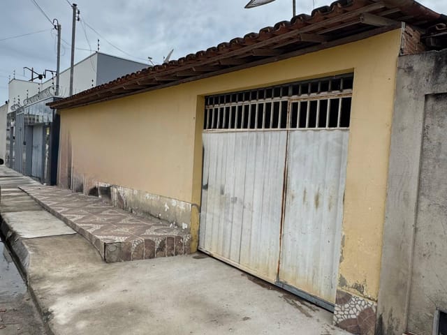 Casa com 200m² 2 quartos e 1 banheiro, à venda, no bairro Kaikan Sul em Teixeira de Freitas