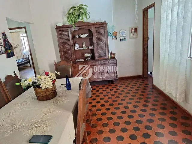 Casa com 311m² 3 quartos e 2 banheiros, à venda, no bairro São Benedito em Uberaba