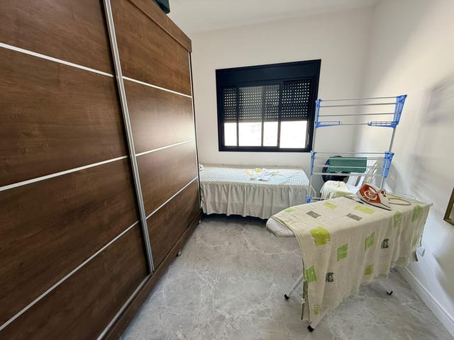 Casa com 283m² 3 quartos e 2 banheiros, à venda ou para alugar, no bairro Nossa Senhora do Perpétuo Socorro em Pindamonhangaba