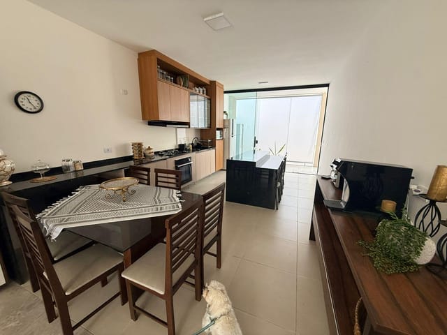Casa com 283m² 3 quartos e 2 banheiros, à venda ou para alugar, no bairro Nossa Senhora do Perpétuo Socorro em Pindamonhangaba