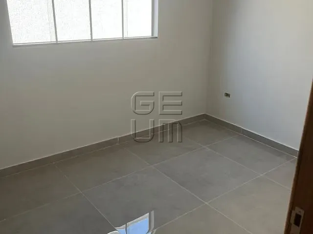 Casa com 146m² 3 quartos e 2 banheiros, à venda, no bairro Colúmbia em Londrina