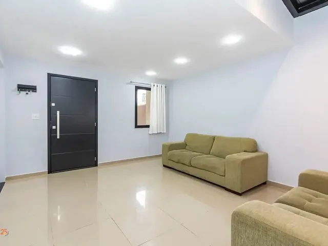 Sobrado 3 quartos e 4 banheiros, para alugar, no bairro Abranches em Curitiba